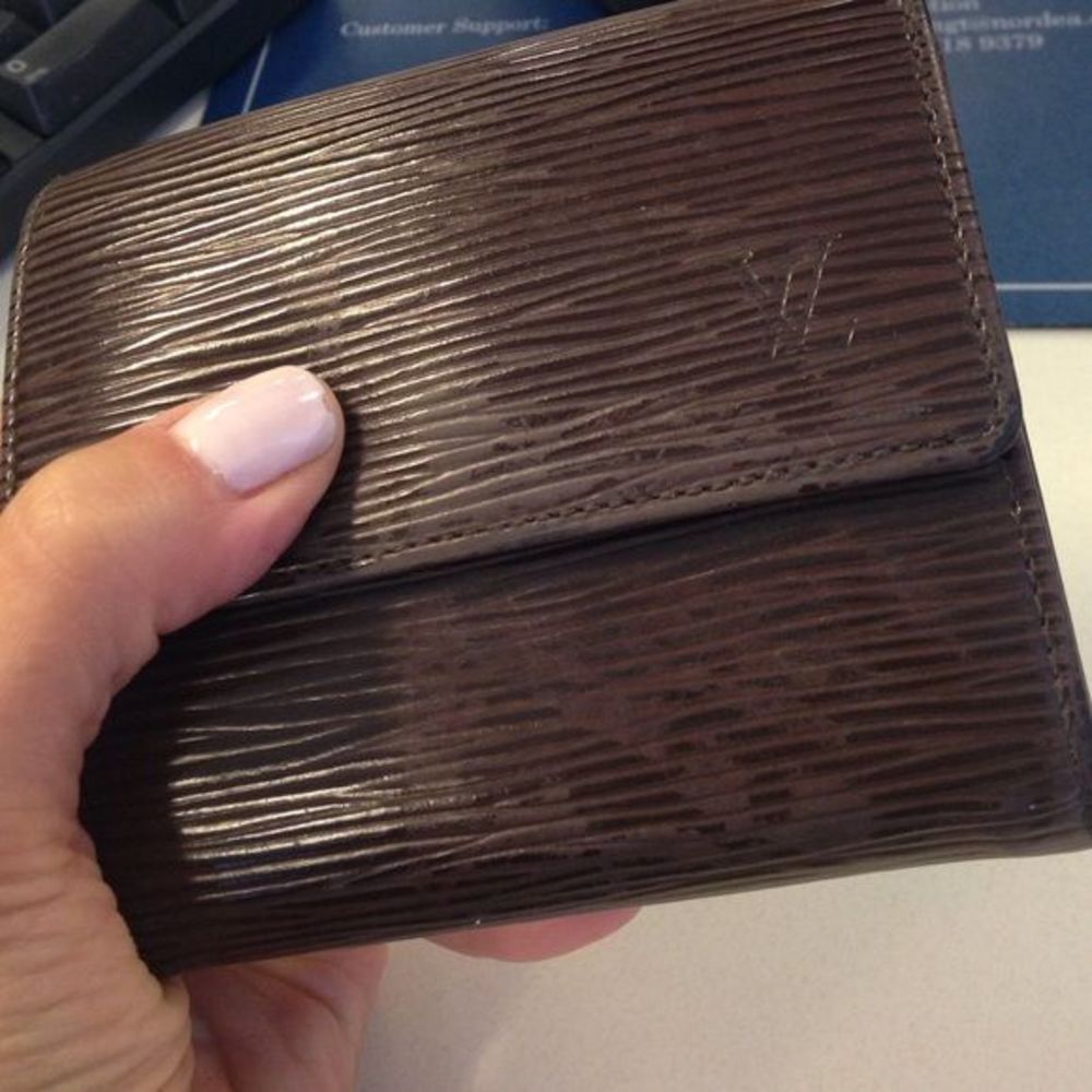 Authentic Louis Vuitton wallet. Risk free purchase